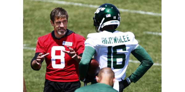 Aaron Rodgers valitsi molemmat kertaa vihreän paidan